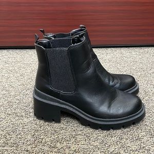 Universal Thread Boots